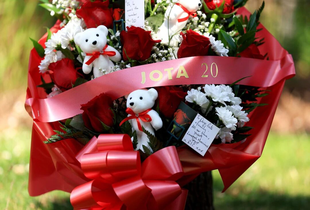 پرچمها در لیورپول نیمه برافراشته شد +عکس