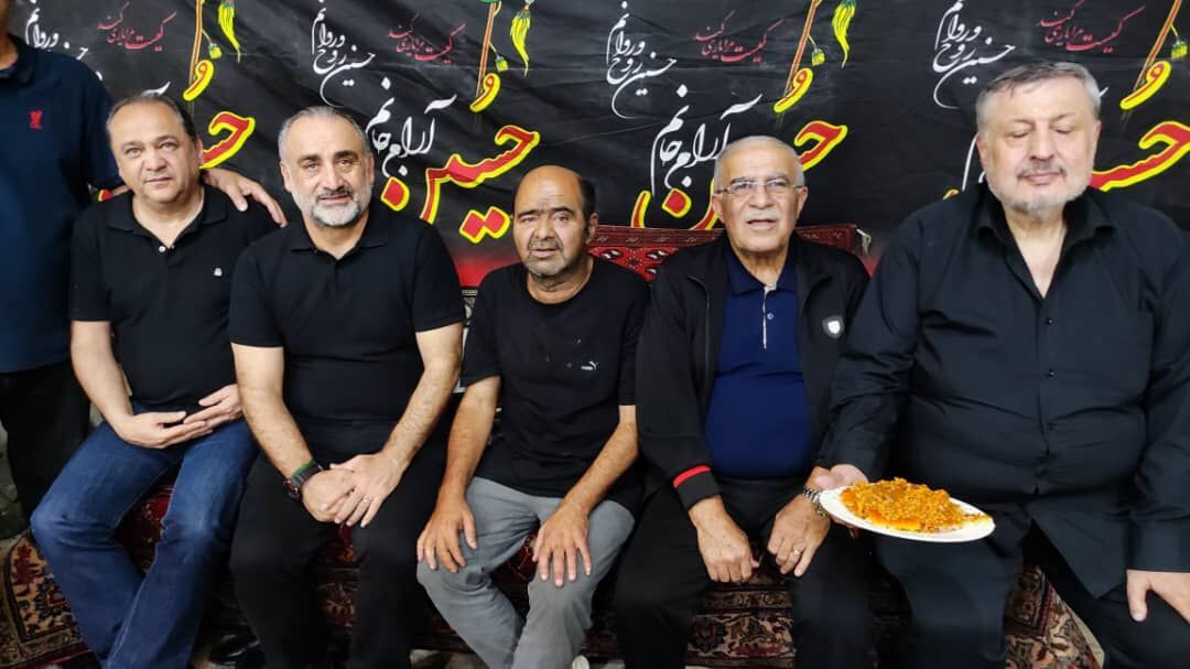 مرد فراموش نشدنی استقلال در مراسم عزاداری +عکس