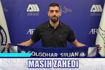 ستاره گل گهر تمدید کرد