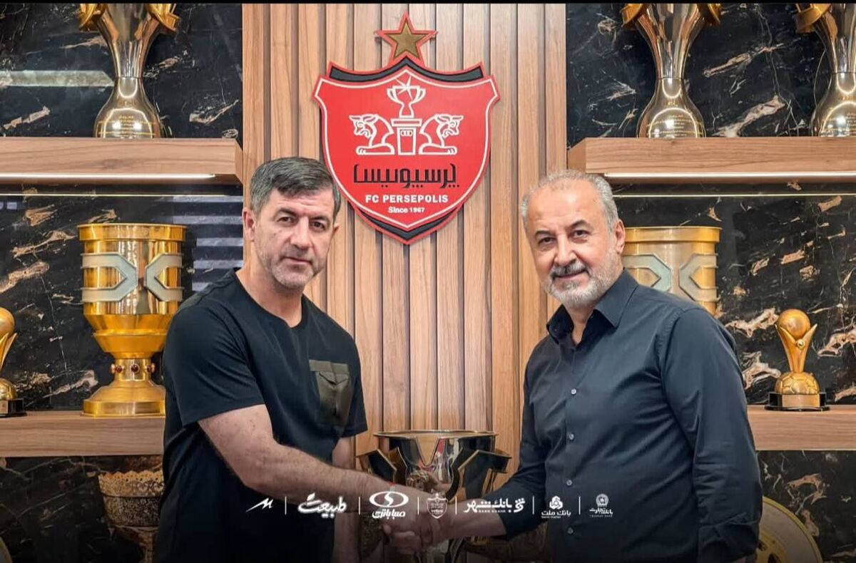 لحظه عقد قرارداد باقری و پیروانی با پرسپولیس +عکس