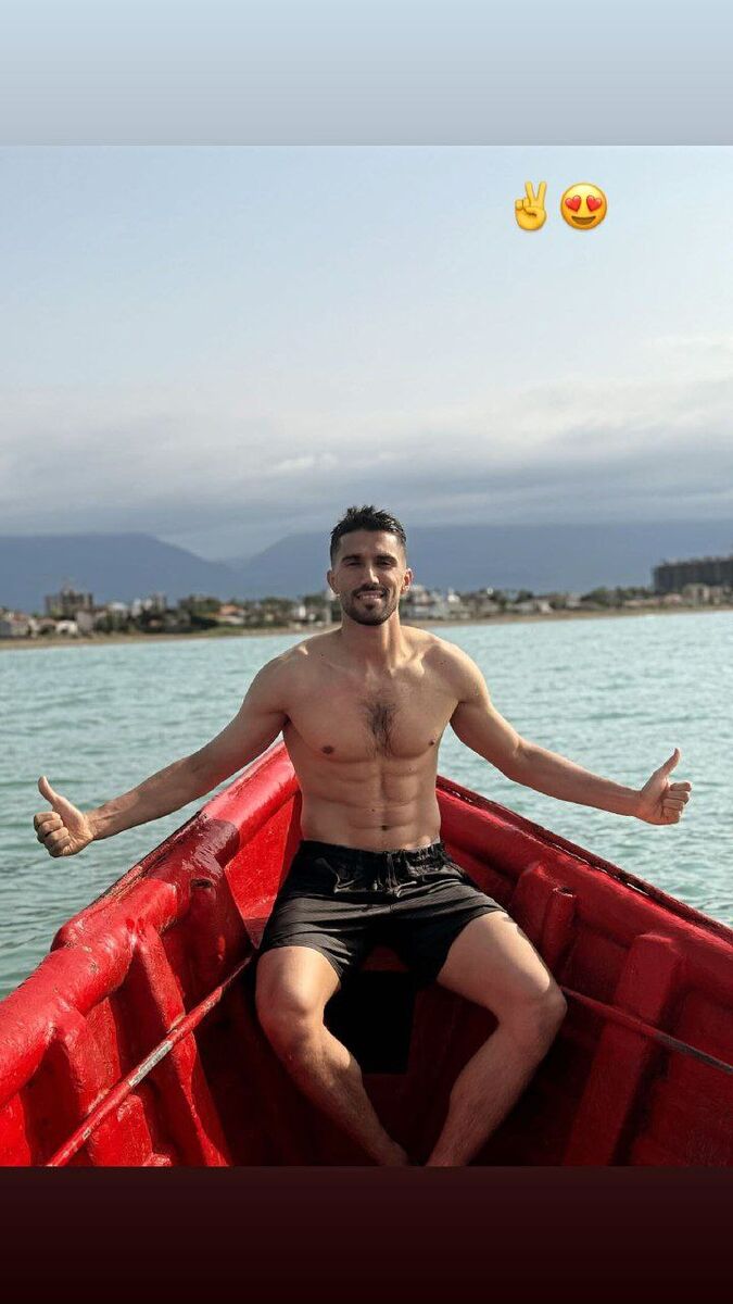 استوری جنجالی حسین حسینی؛ کاپیتان استقلال با رنگ قرمز!