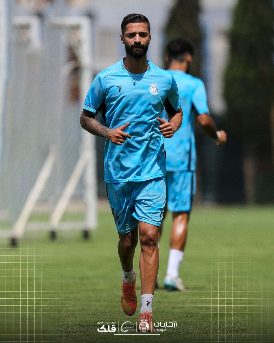 معافیت برای بازیکن استقلال؟/ سرباز در تمرین آبیها دیده شد!