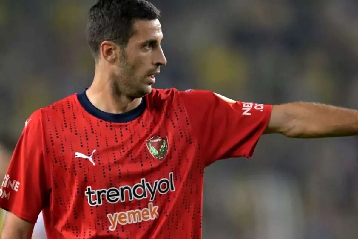 ادعای خبرنگار ایتالیایی؛ هافبک سابق سویا در رادار پرسپولیس!