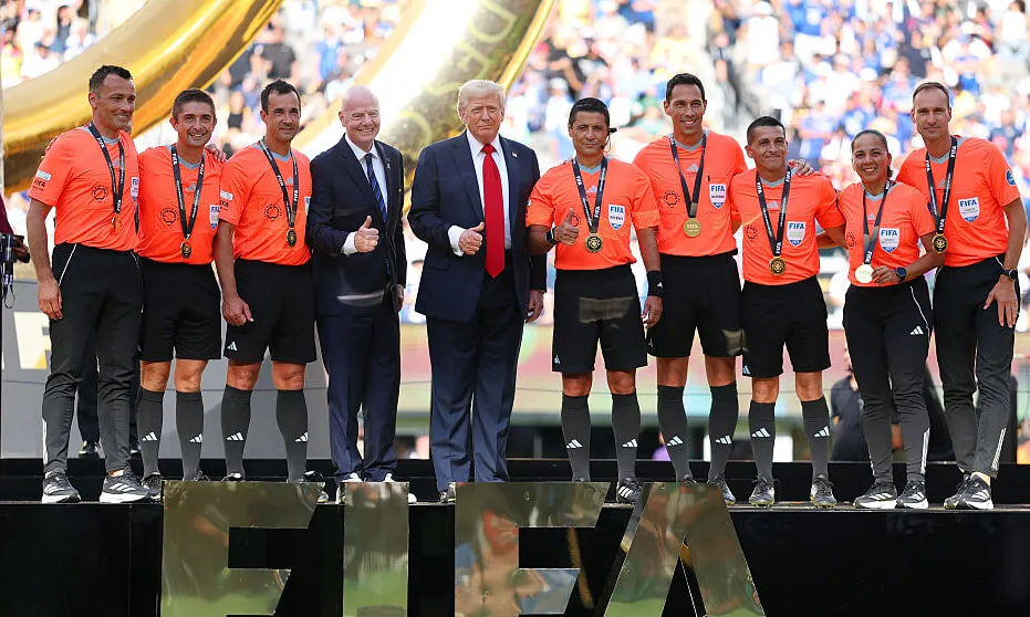 تشکر اینفانتینو از فغانی به عنوان داور استرالیایی: بدون تو ممکن نبود! +عکس تشکر اینفانتینو از فغانی به عنوان داور استرالیایی: بدون تو ممکن نبود! +عکس