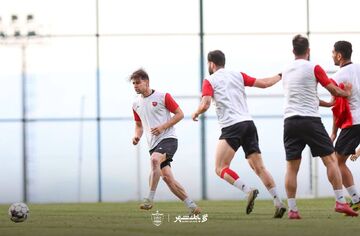 وعده‌های مدیران پرسپولیس و معضل لیست ۲۰ نفره پرسپولیس