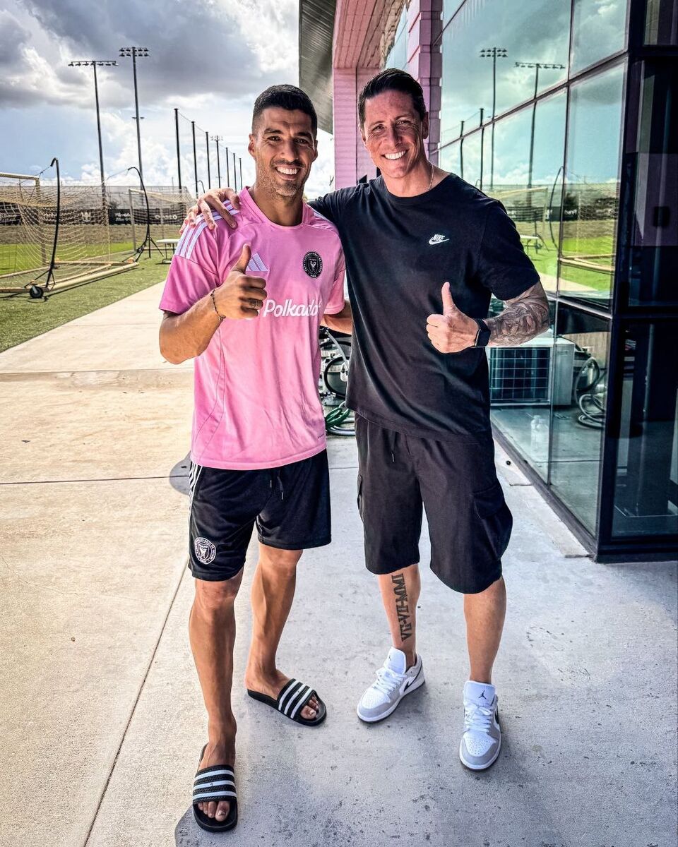 تفنگداران لیورپول به هم رسیدند +عکس