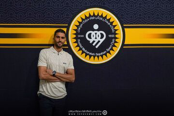 عکس| کاپیتان استقلال لب بر دهان دوخت/ خداحافظی عجیب حسین حسینی با استقلالی‌ها