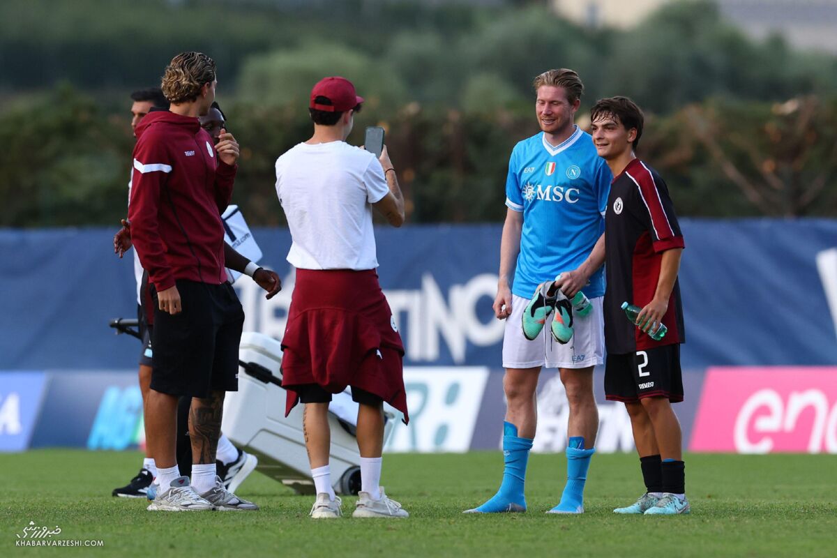 شکست تحقیرآمیز ناپولی در اولین بازی دیبروینه؛ عکس یادگاری حریفان با ستاره بلژیکی!