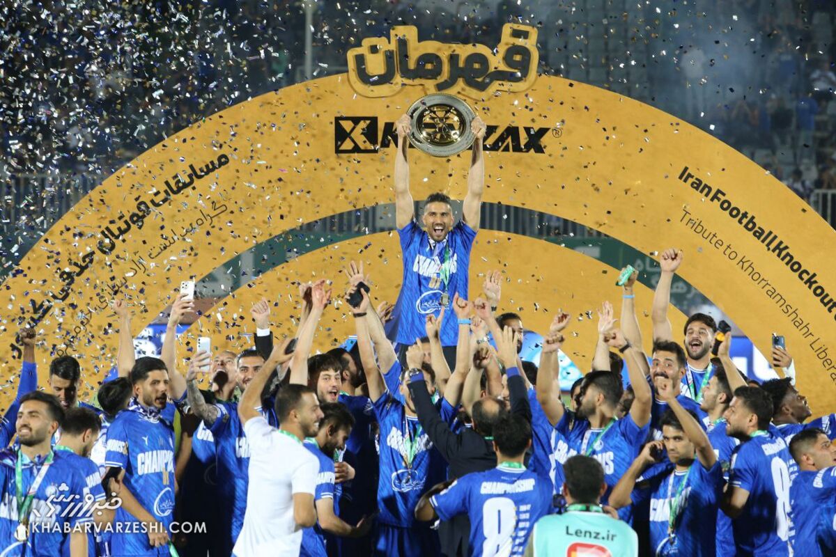 واکاوی یک انتقال جنجالی؛ استقلال ضرر کرد یا کاپیتان؟/ حسینی یک بازنده بود؟! سیدحسین حسینی