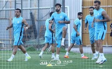 نبرد کوشکی با مرد عضلانی استقلال +عکس
