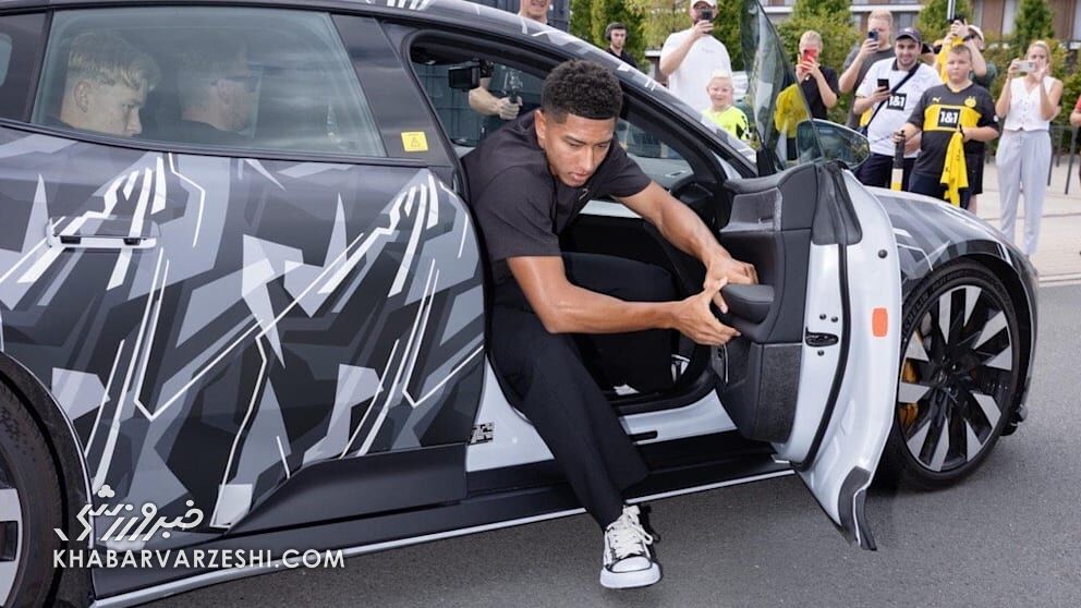 عکس| بلینگام سوار بر خودرویی که در بازار نیست! عکس| بلینگام سوار بر خودرویی که در بازار نیست!