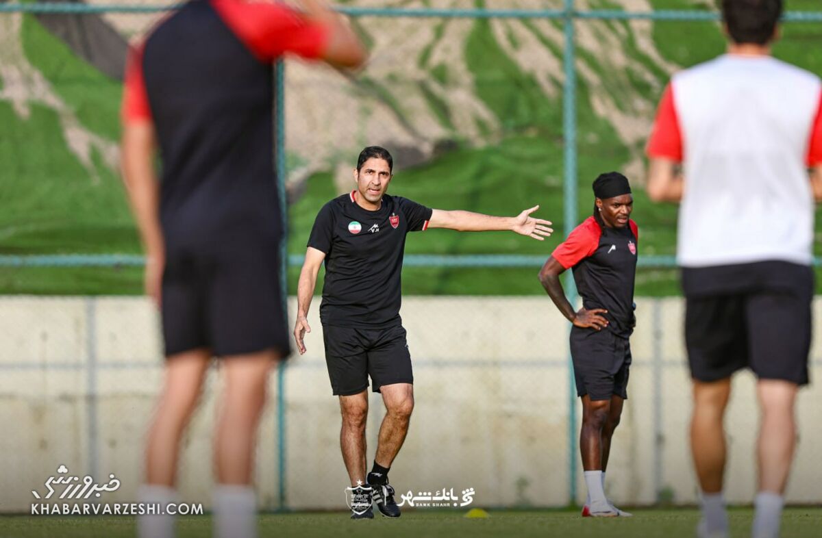هاشمیان شاکی شد؛ انتقاد تند به رونمایی از پرسپولیس