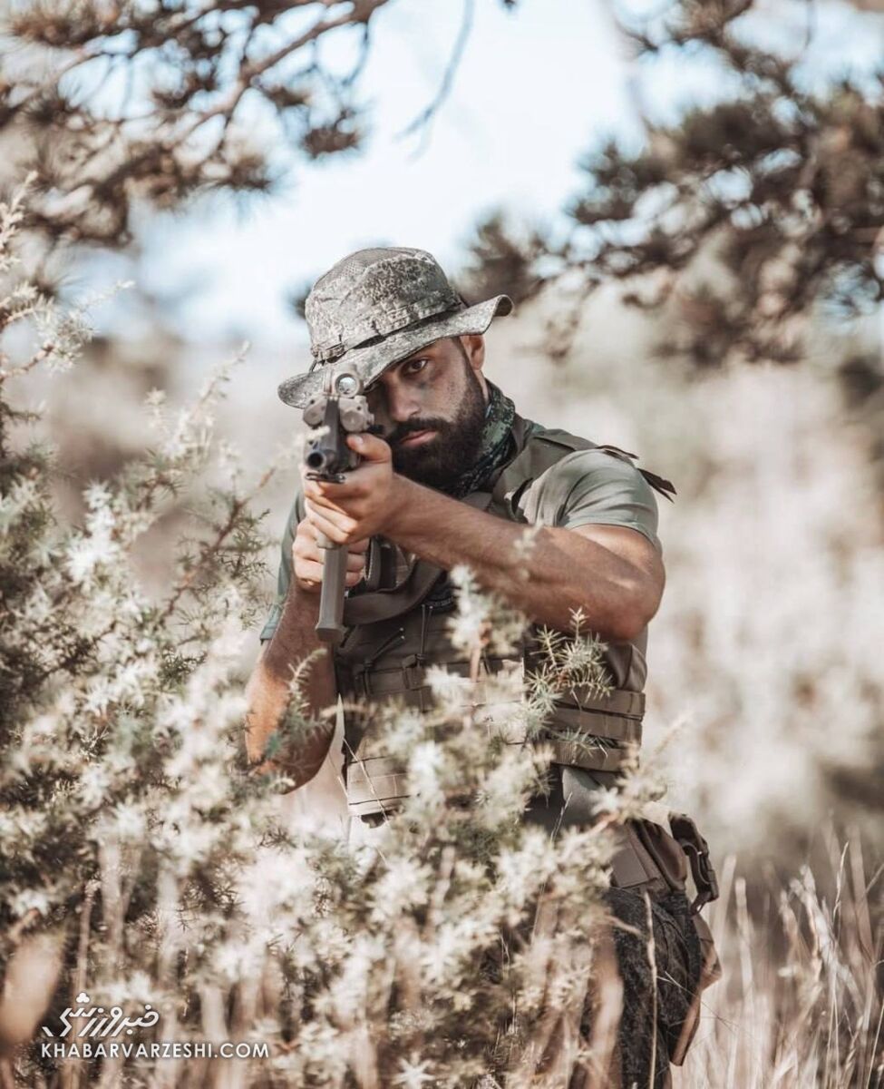 از مستطیل سبز تا میدان جنگ؛ ستاره منچسترسیتی یا کماندو؟ +عکس