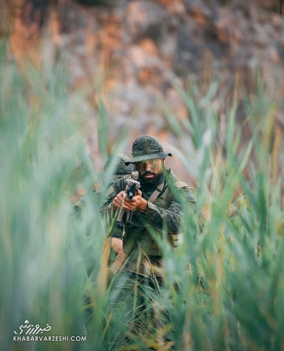 از مستطیل سبز تا میدان جنگ؛ ستاره منچسترسیتی یا کماندو؟ +عکس