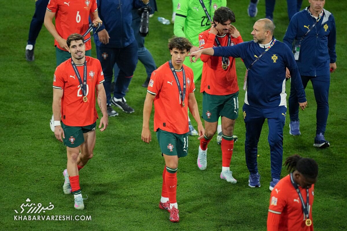 حمله تند به بازیکن جوان پس از انتقال جنجالی: دیگران برایت تصمیم میگیرند/ تو دستگاه چاپ اسکناس هستی!