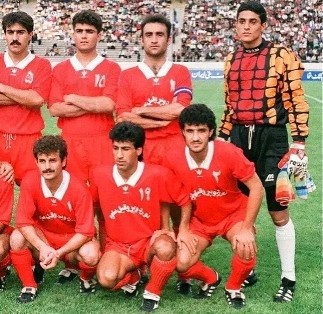 عکس تاریخی مربی استقلال در لباس پرسپولیس!