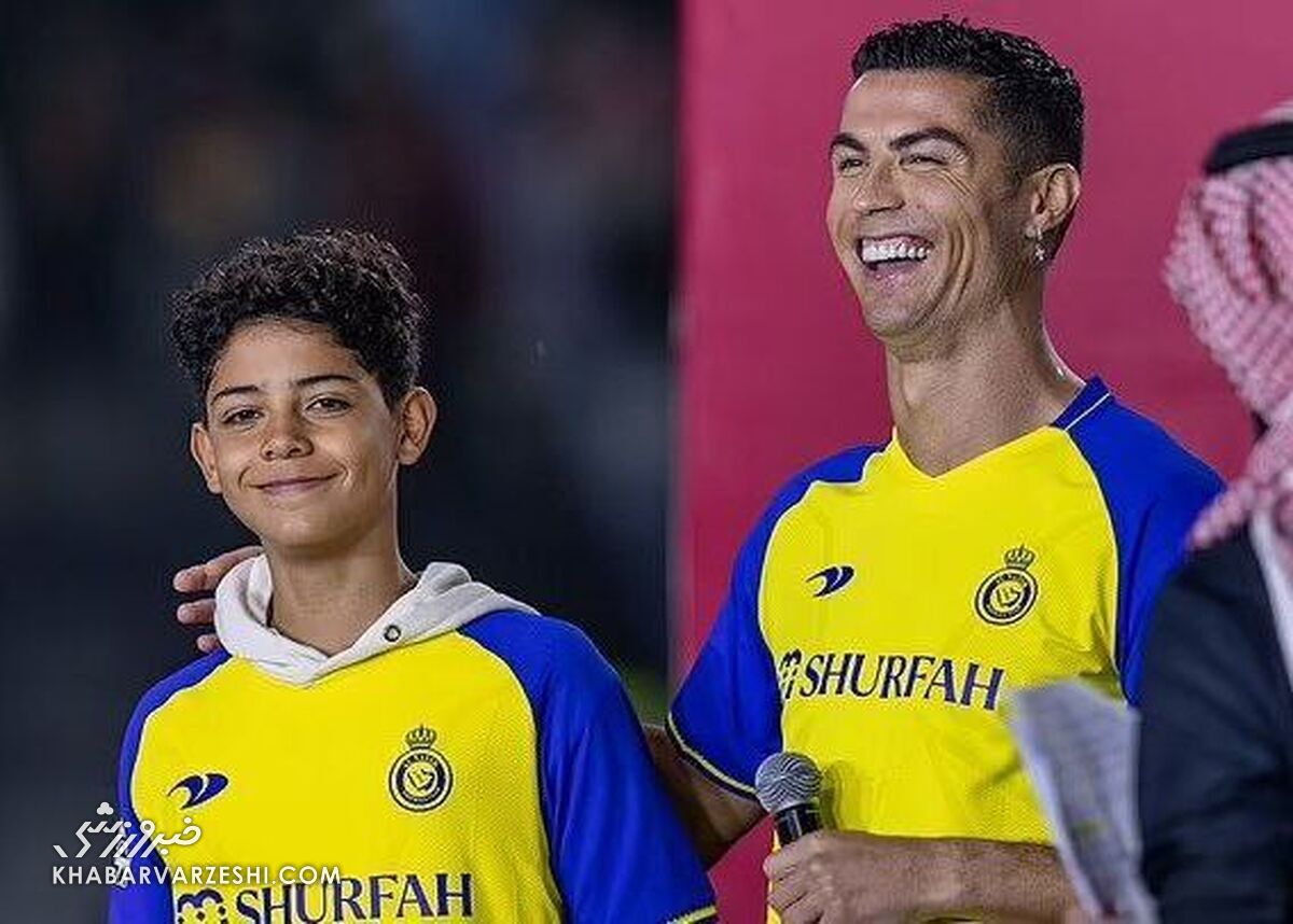 ویدیو| کریستیانو رونالدو و فرزندش در دوئل تماشایی ضربات کاشته/ پدر قشنگتر زد یا پسر؟ ویدیو| کریستیانو رونالدو و فرزندش در دوئل تماشایی ضربات کاشته/ پدر قشنگتر زد یا پسر؟