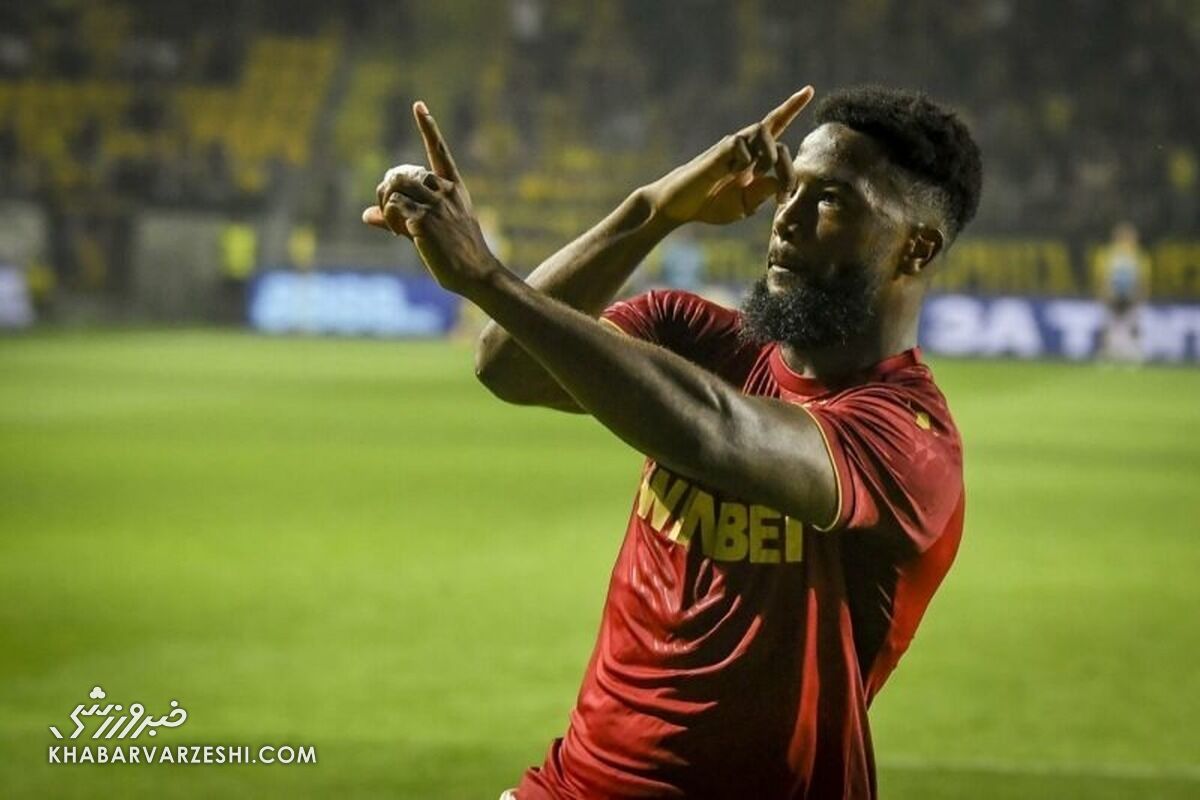 پیراهن گزینه استقلال قرمز شد و قلبش سرخ! +عکس پیراهن گزینه استقلال قرمز شد و قلبش سرخ! +عکس