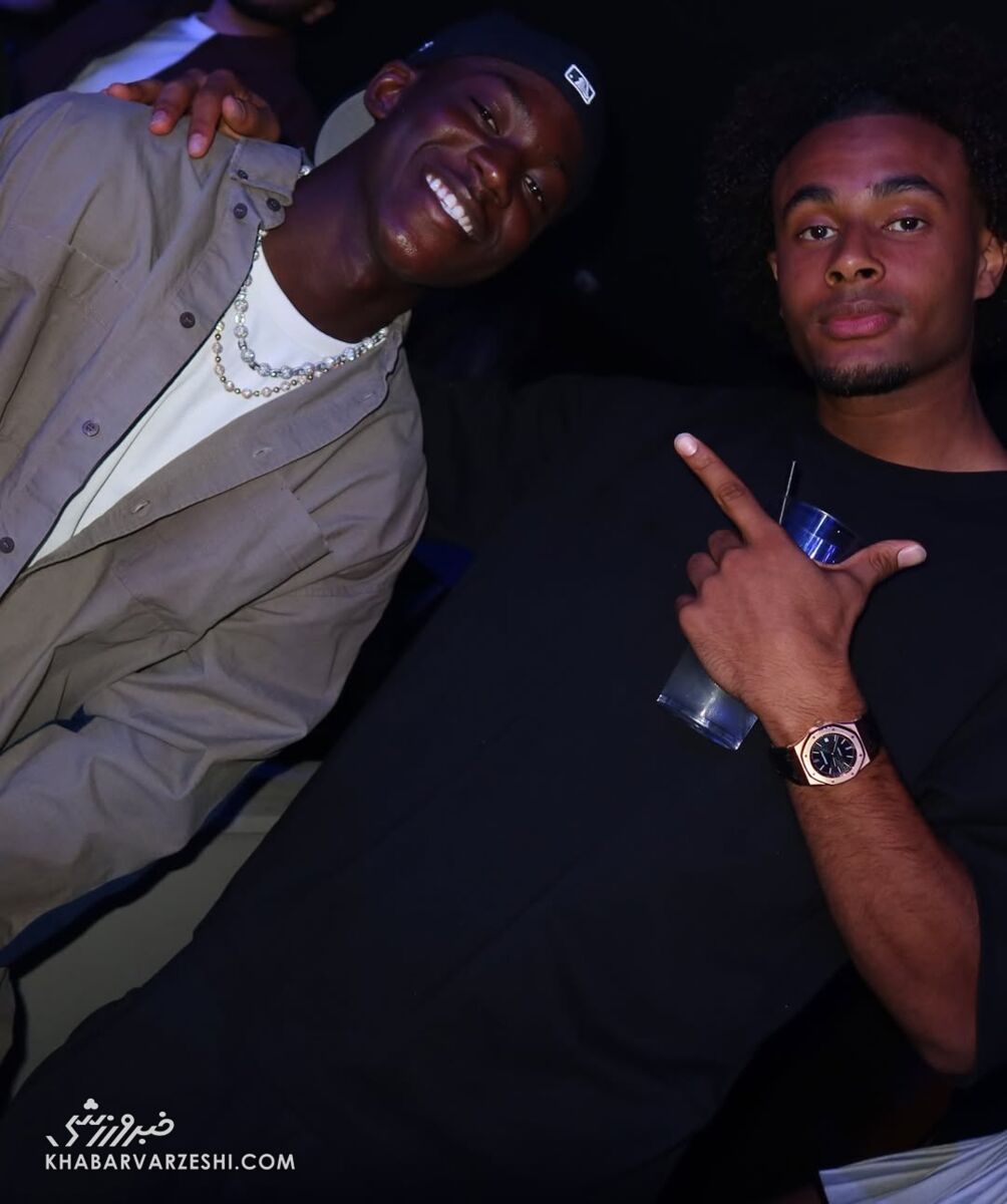 کنسرت دریک؛ محفل ستارههای قرمز و آبی منچستر +تصاویر