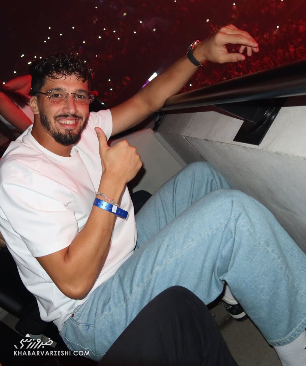 کنسرت دریک؛ محفل ستارههای قرمز و آبی منچستر +تصاویر