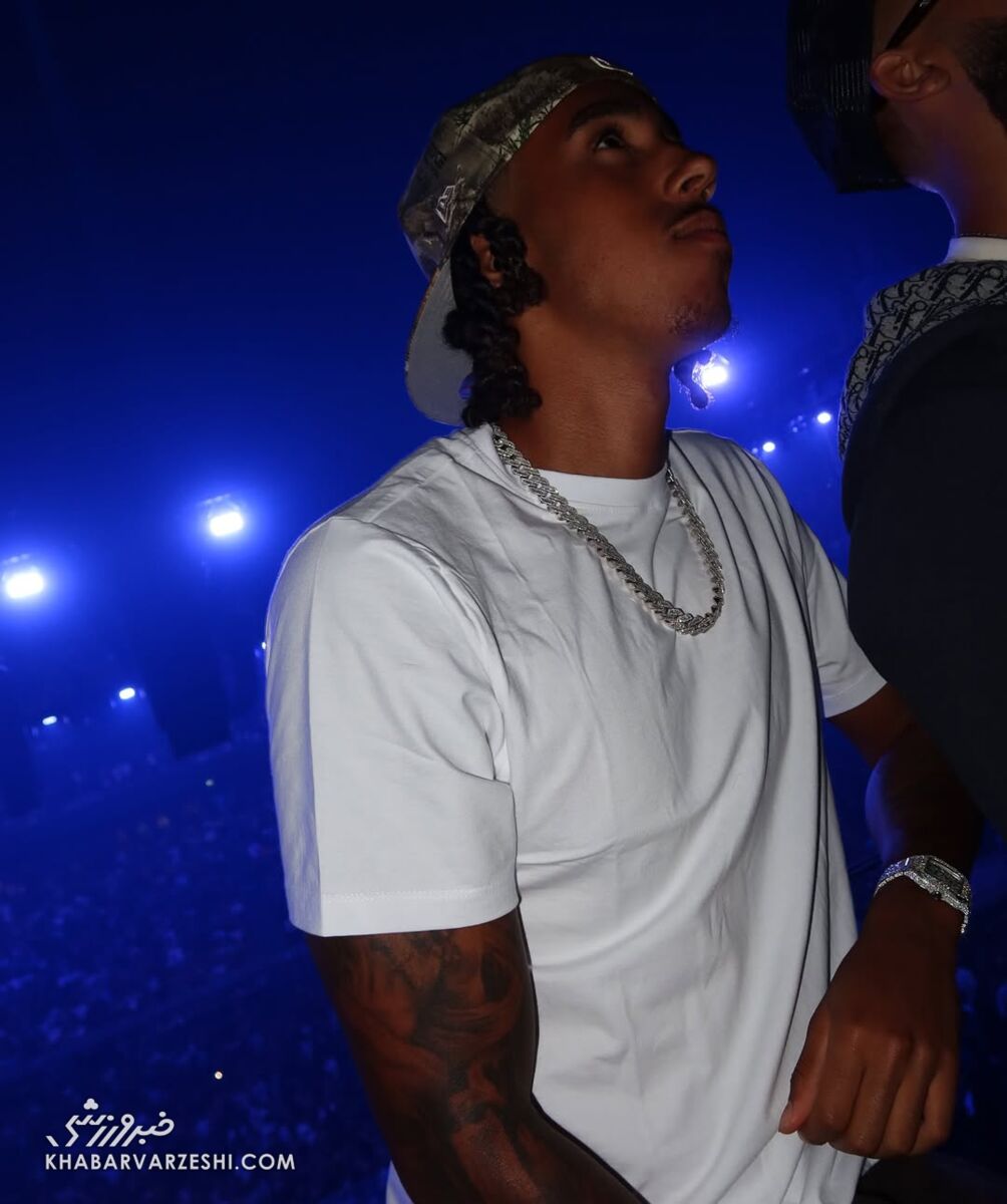 کنسرت دریک؛ محفل ستارههای قرمز و آبی منچستر +تصاویر