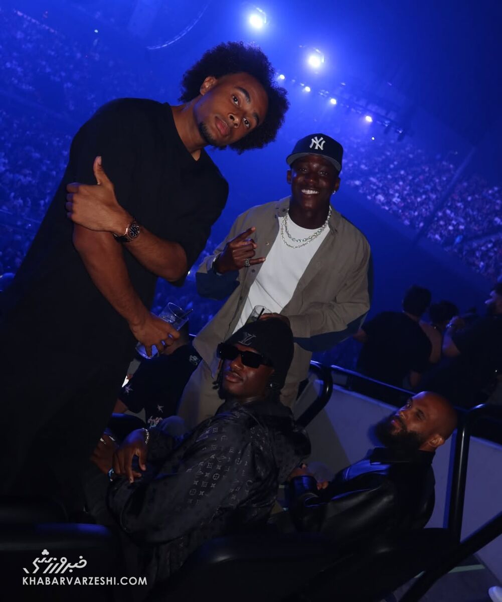 کنسرت دریک؛ محفل ستارههای قرمز و آبی منچستر +تصاویر