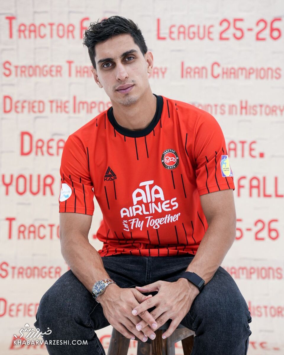 رقیب استقلال رنگ قرمز را به رخ کشید! +عکس