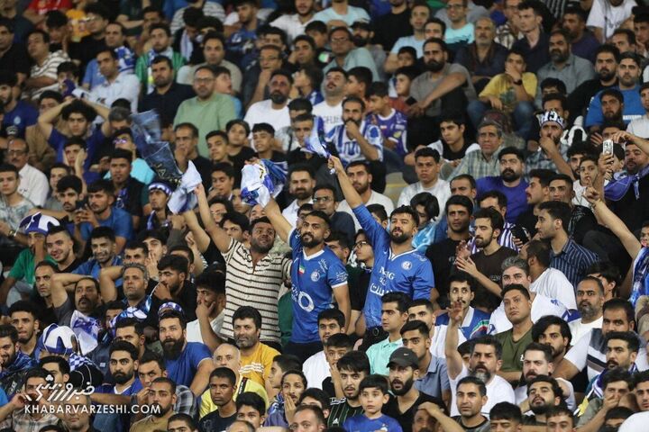 هواداران استقلال؛ تراکتور - استقلال (سوپرجام ایران)