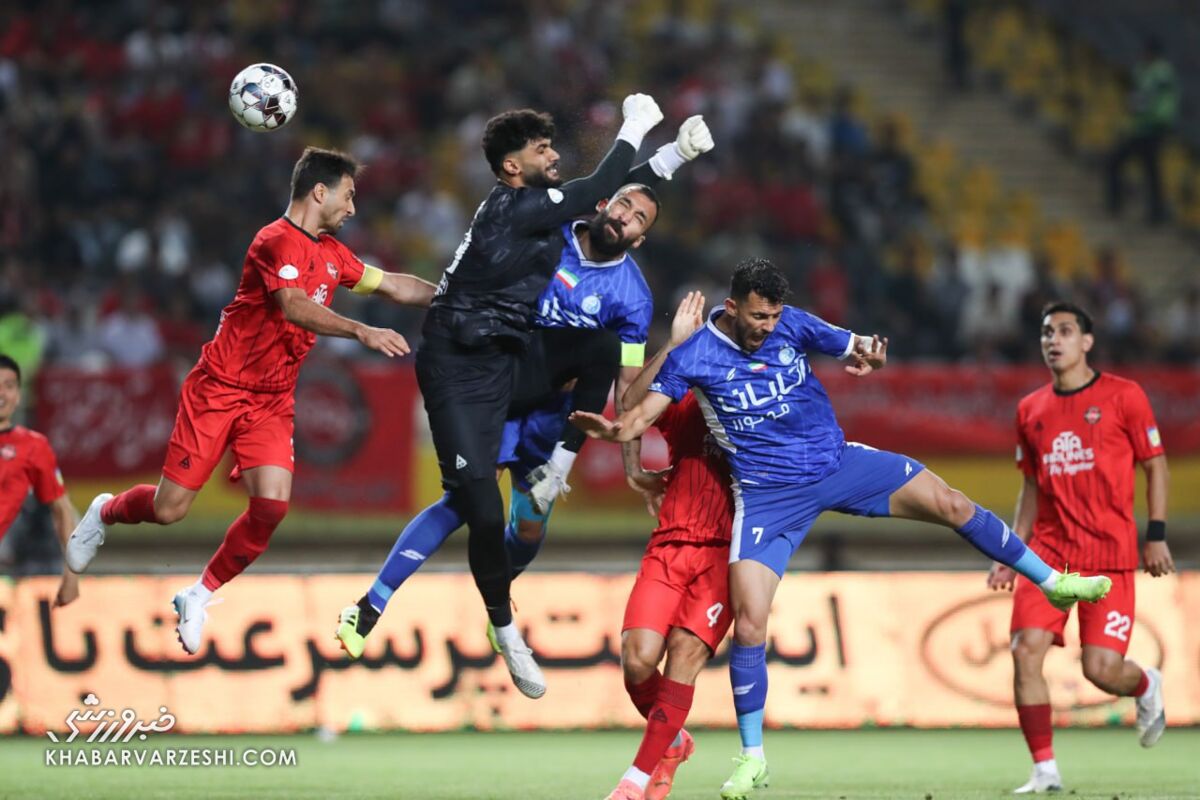 حمله استقلال به بزرگترین نقطه ضعف تراکتور +عکس