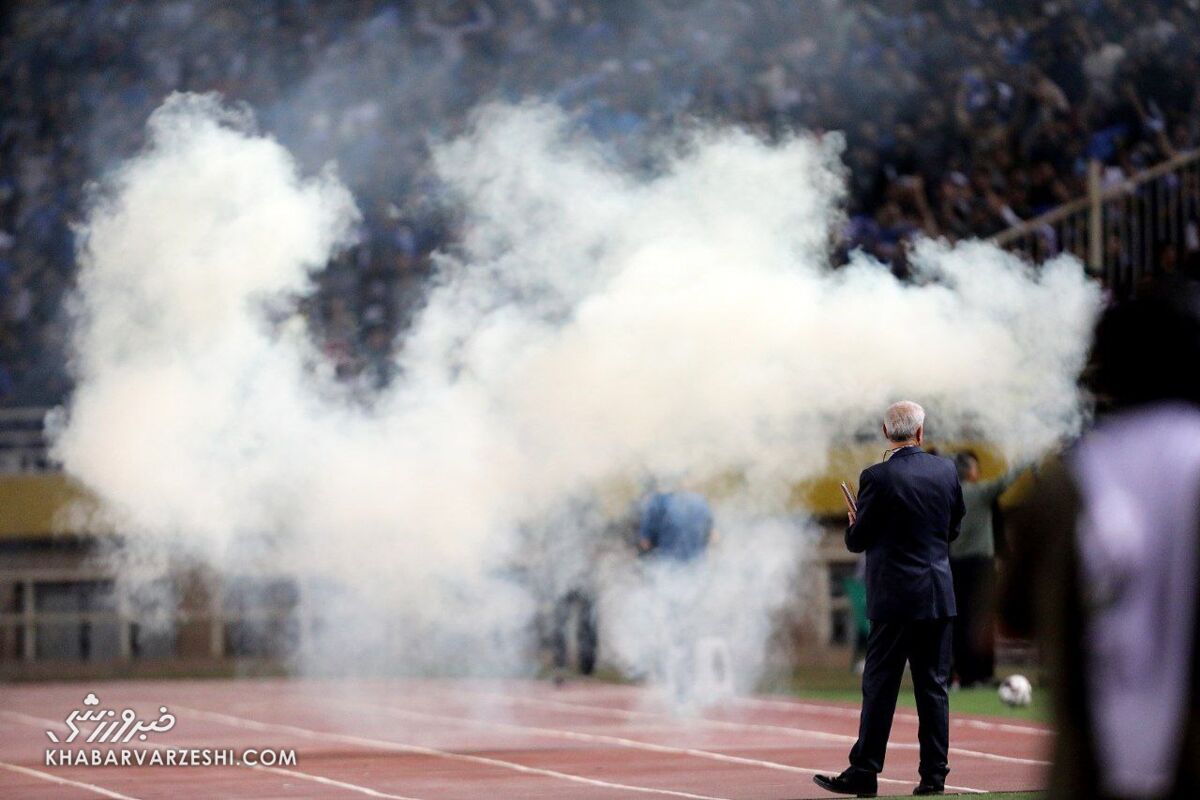 ویدیو| ترکیدن بمب واقعی مقابل بمب استقلال! ویدیو| ترکیدن بمب واقعی مقابل بمب استقلال!