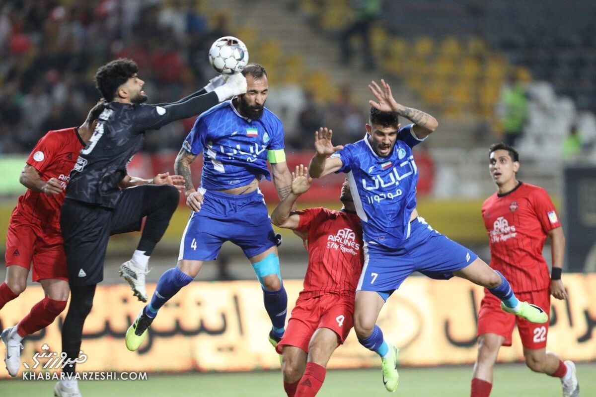 حمله استقلال به بزرگترین نقطه ضعف تراکتور +عکس