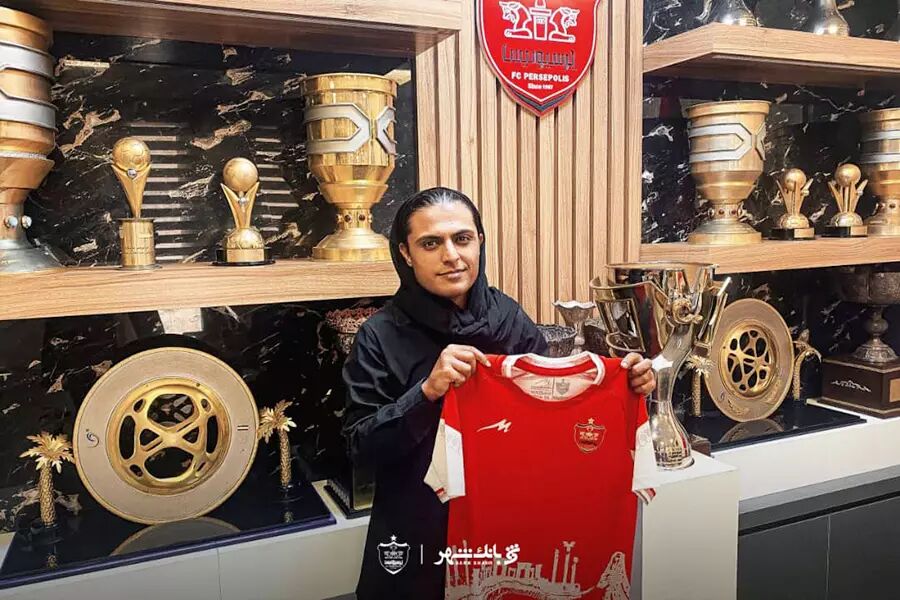 هافبک سپاهان رسماً به پرسپولیس پیوست