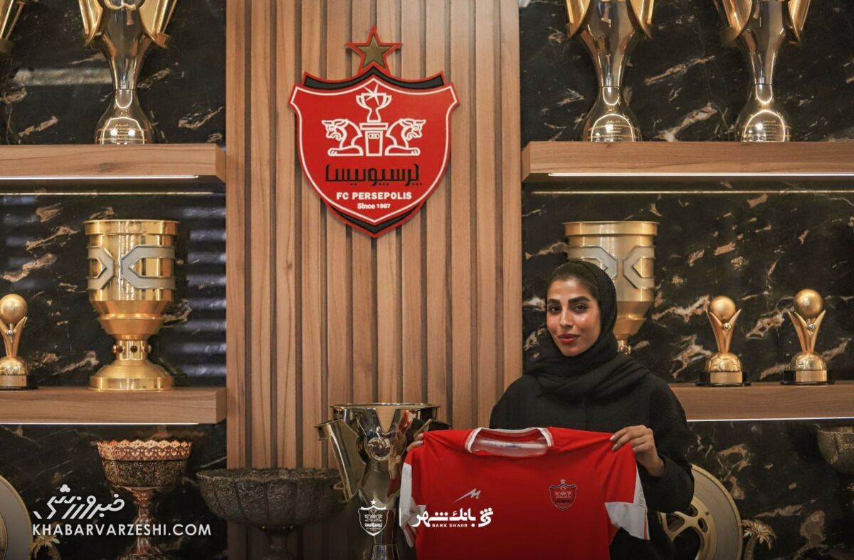 خانم گل در پرسپولیس ماندنی شد/ قرارداد سه ساله با فاطمه صفا راستگو +عکس