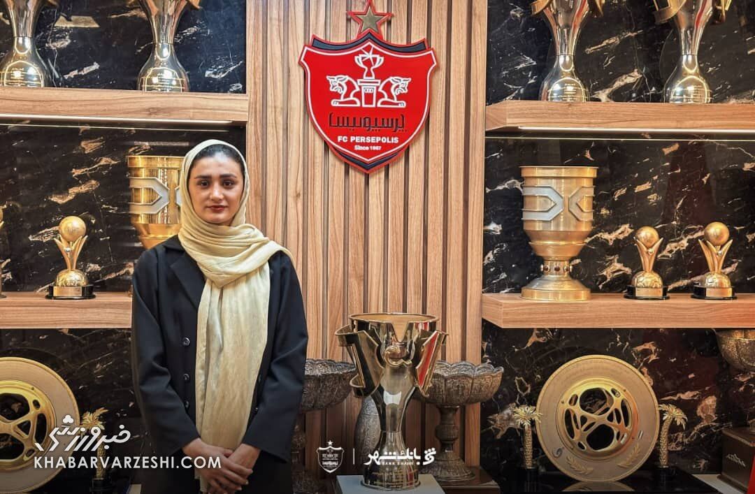 زینب عباسپور رسما به پرسپولیس پیوست زینب عباسپور رسما به پرسپولیس پیوست