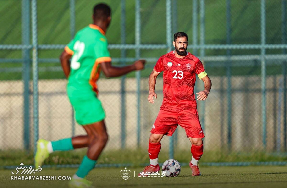 اتفاق جالب برای وحید هاشمیان در پرسپولیس؛ او با یکی از شاگردانش همتیمی بود +عکس