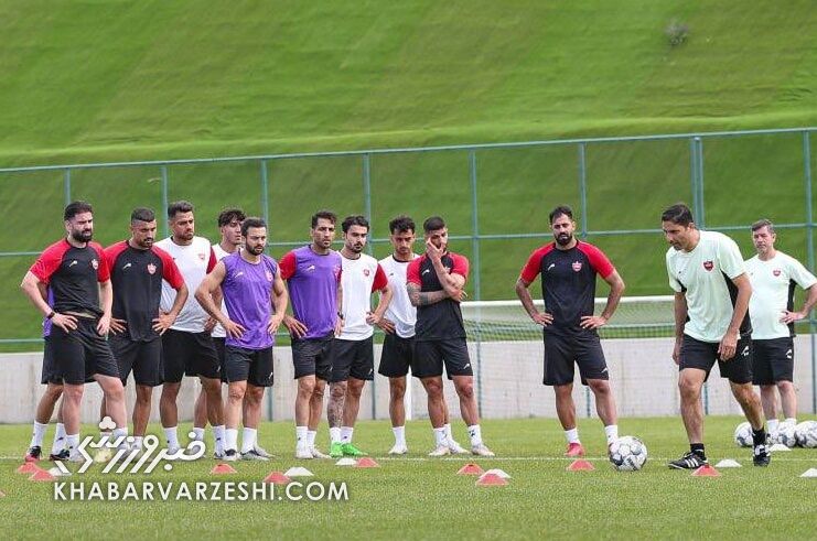 اتفاق جالب برای وحید هاشمیان در پرسپولیس؛ او با یکی از شاگردانش هم‌تیمی بود +عکس