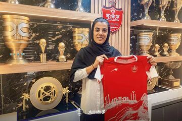 پاسخ تحقیرآمیز دروازه‌بان زنان پرسپولیس به شادی جنجالی گلزن استقلالی خاتون؛ «ریز می‌بینمت»! +عکس