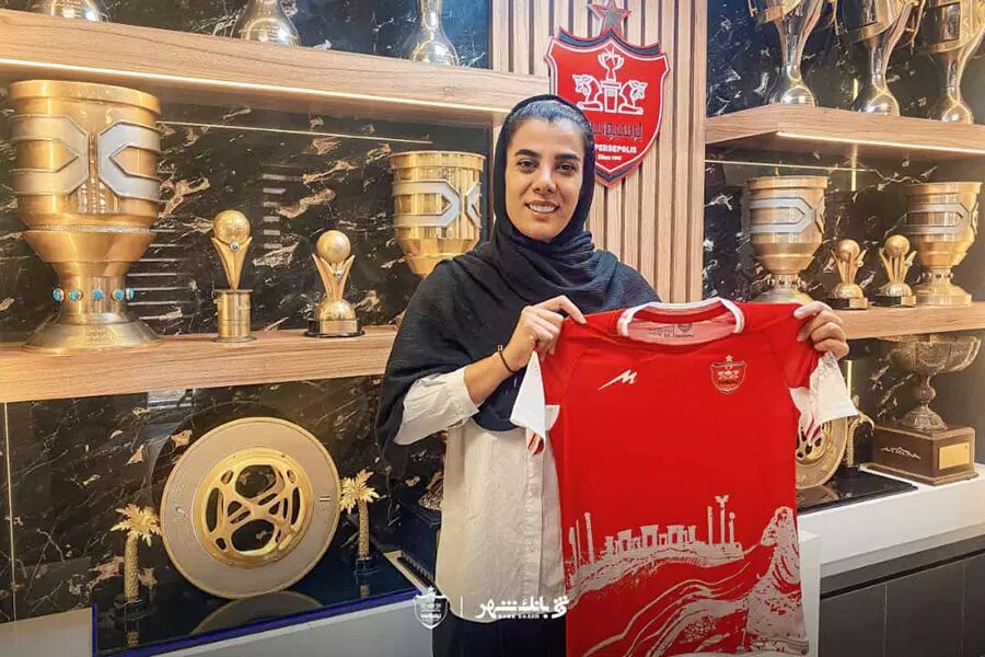 محمدی رسماً به پرسپولیس پیوست