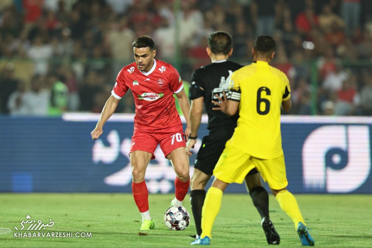 حمایت فرشاد پیوس از وحید هاشمیان/ این پرسپولیس هنوز کار دارد و همه باید از تیم حمایت کنیم