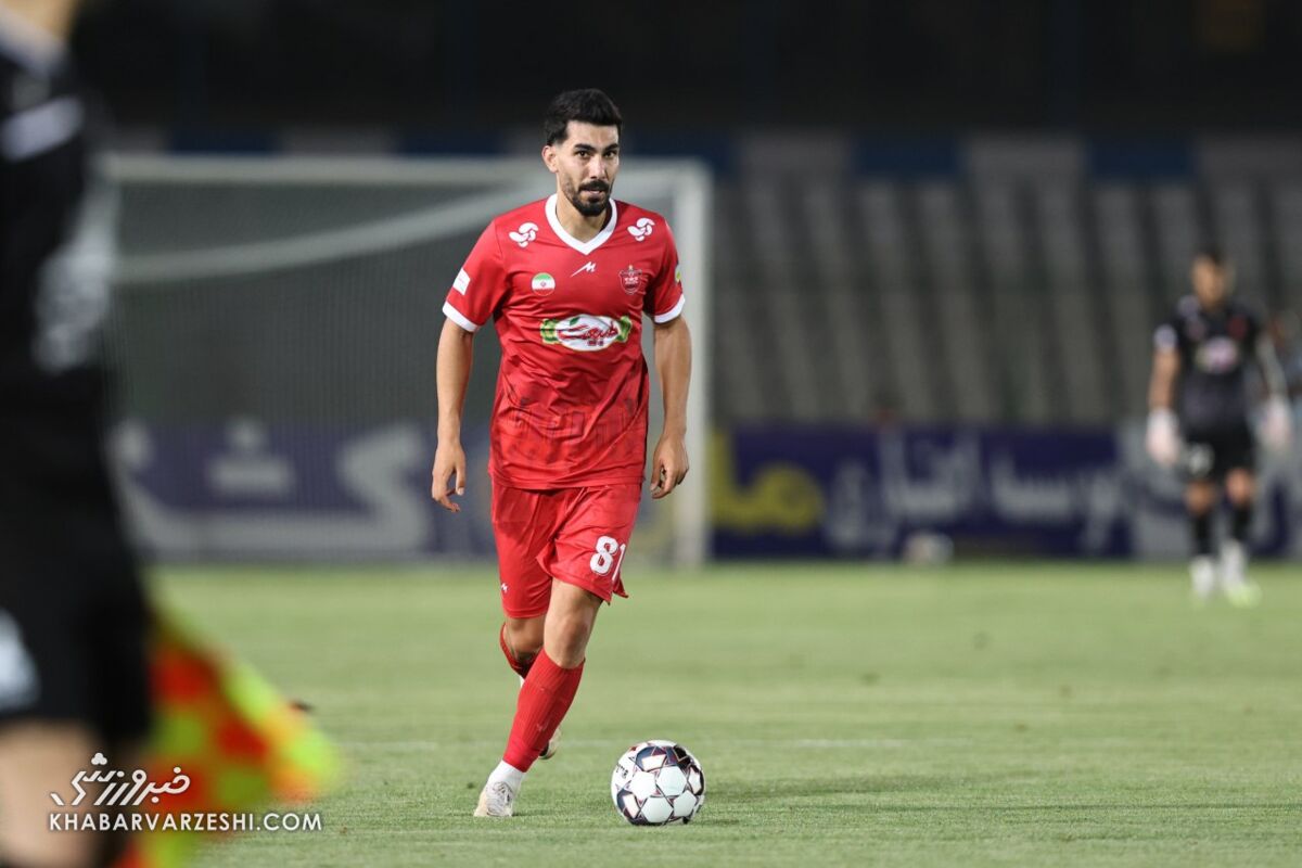 اقدام جالب رضا شکاری در دیدار با سپاهان +عکس اقدام جالب رضا شکاری در دیدار با سپاهان +عکس