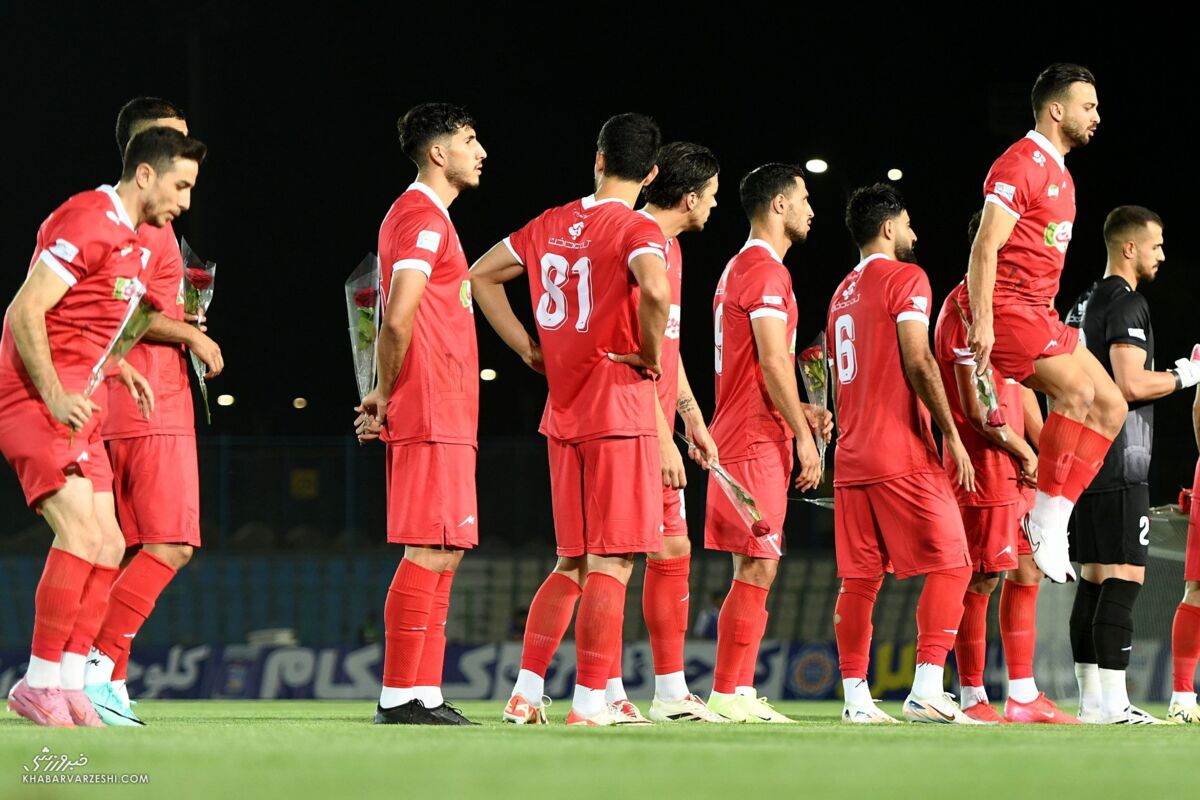 سقف قرارداد، دردسر تازه پرسپولیس؛ مذاکره اجباری با بازیکنان برای کاهش رقمها/ چند ستاره تهدید کردند! سقف قرارداد، دردسر تازه پرسپولیس؛ مذاکره اجباری با بازیکنان برای کاهش رقمها/ چند ستاره تهدید کردند!