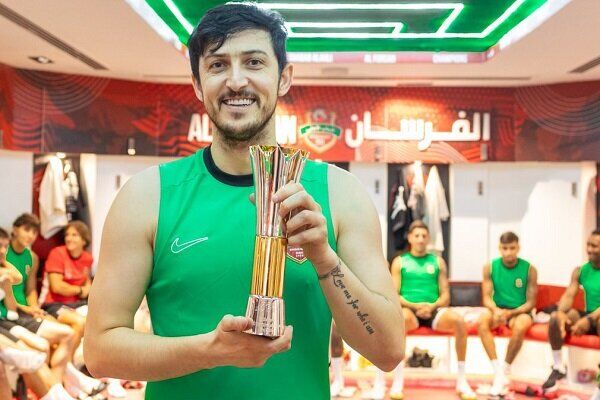 سردار آزمون جایزه بهترین گلزن آسیا را دریافت کرد +عکس