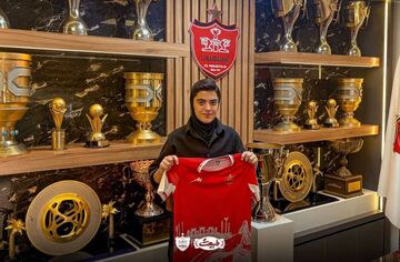 یک مهاجم جدید رسماً به پرسپولیس پیوست/ خط حمله سرخپوشان قدرتمند شد +عکس