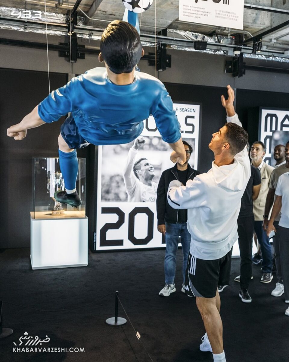 بازدید کریستیانو رونالدو از موزه CR7 در هنگکنگ