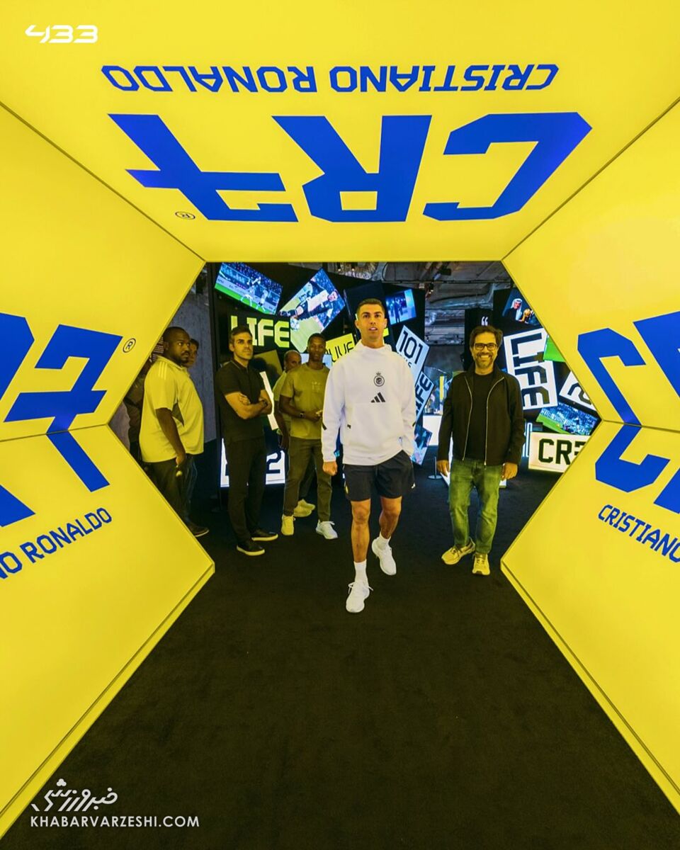 بازدید کریستیانو رونالدو از موزه CR7 در هنگکنگ