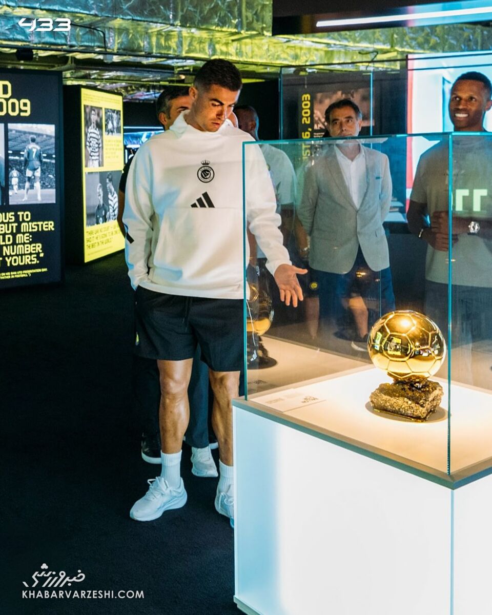 بازدید کریستیانو رونالدو از موزه CR7 در هنگکنگ