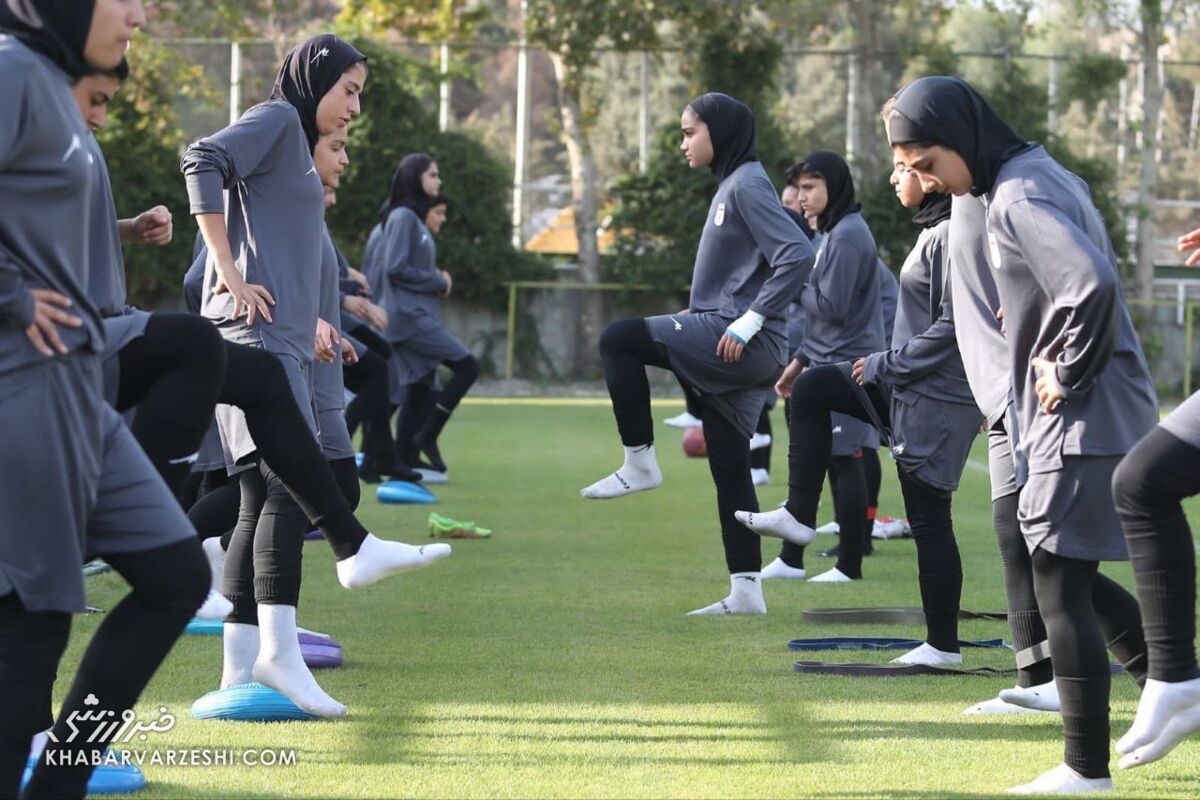 دختران فوتبالیست زیر 17 سال ایران