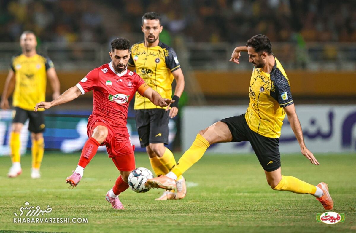 ویدیو| VAR نفس‌گیر؛ پنالتی پرسپولیس مقابل سپاهان سوخت؟/ صحنه مشکوک روی رضا شکاری