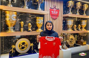 بازیکن تیم قهرمان رسماً به پرسپولیس پیوست/ رونمایی از ستاره خوش‌تکنیک سرخ‌ها