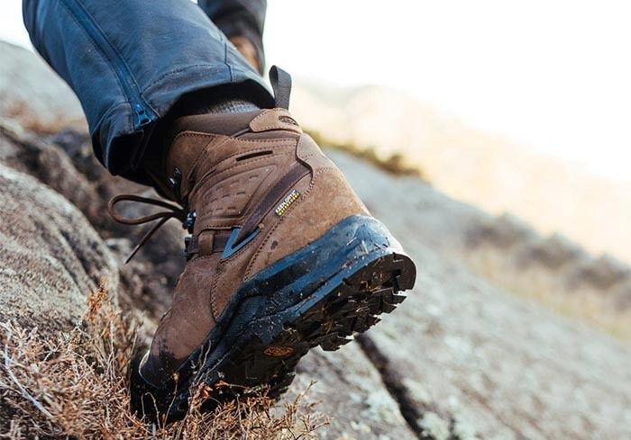 تفاوت کفش رانینگ و ترکینگ ویژه ورزشکاران +به همراه مثال